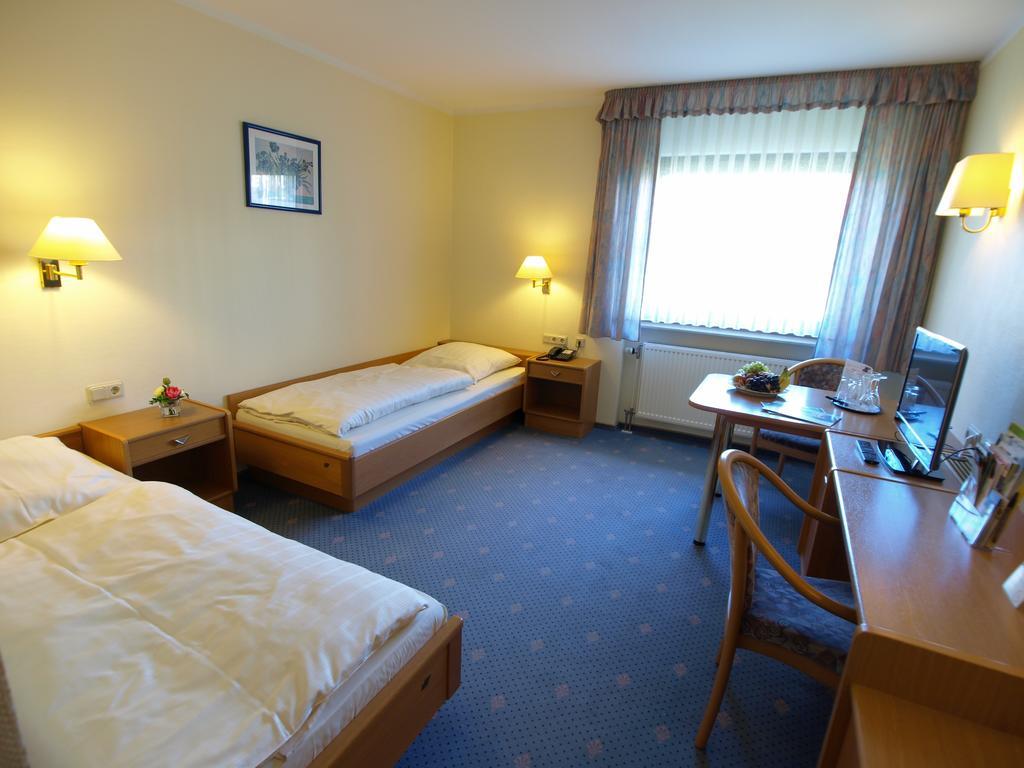Hotel Landhaus Silbertanne Rotenburg an der Fulda Bagian luar foto