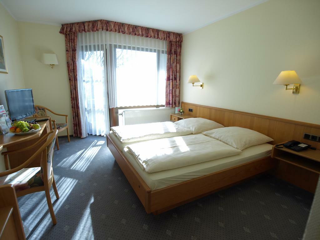 Hotel Landhaus Silbertanne Rotenburg an der Fulda Bagian luar foto